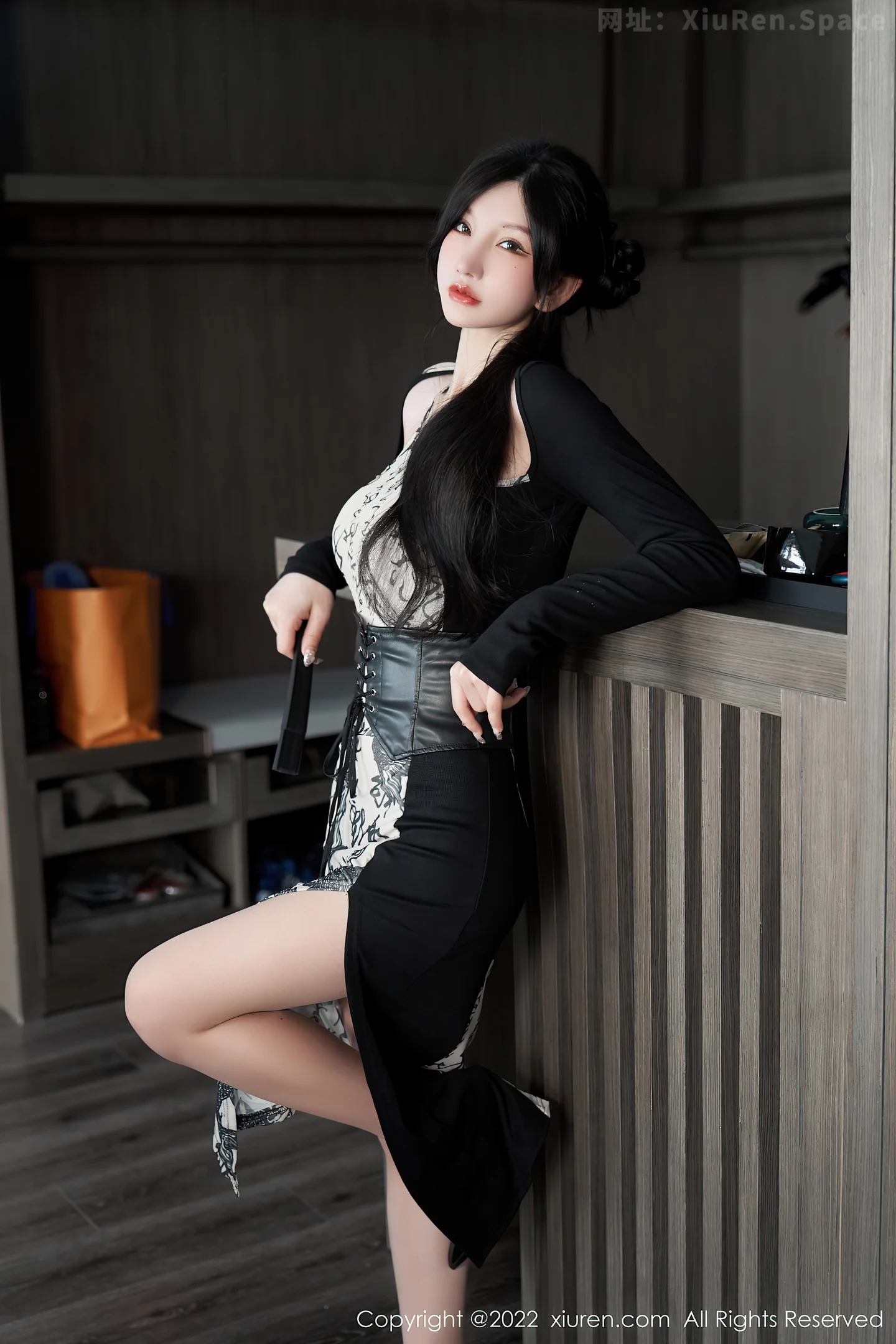 图片[2]-[XiuRen秀人网] VOL.5623 女神周于希Sally性感拼色连衣裙配超薄开档肉丝绝美诱惑写真94P-秀人网官方网站